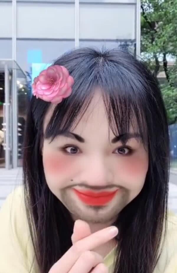 娱乐吃瓜酱20岁长不大,娱乐吃瓜酱的青春奇遇记